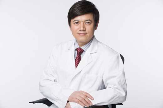 曹卫刚做额头和太阳穴自体脂肪填充价格多少钱?